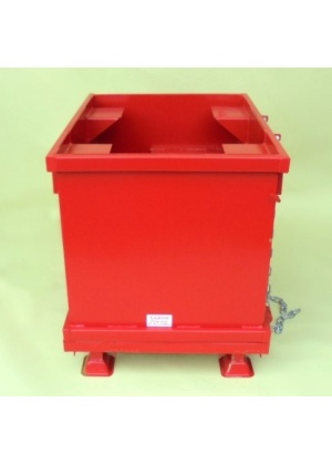 drop-bottom-skip-fork-lift-050-dumping